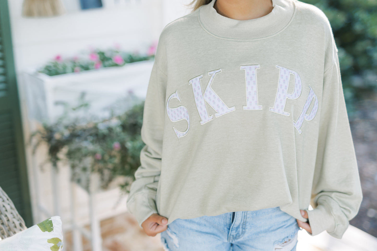 Classic Mockneck in Beige Floral